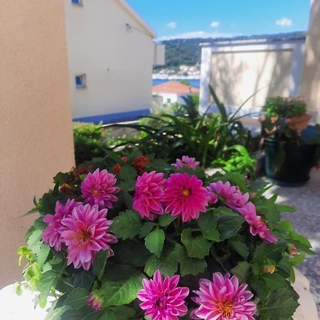 Appartement Marovito à Supetarska Draga Extérieur photo