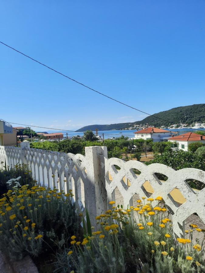 Appartement Marovito à Supetarska Draga Extérieur photo