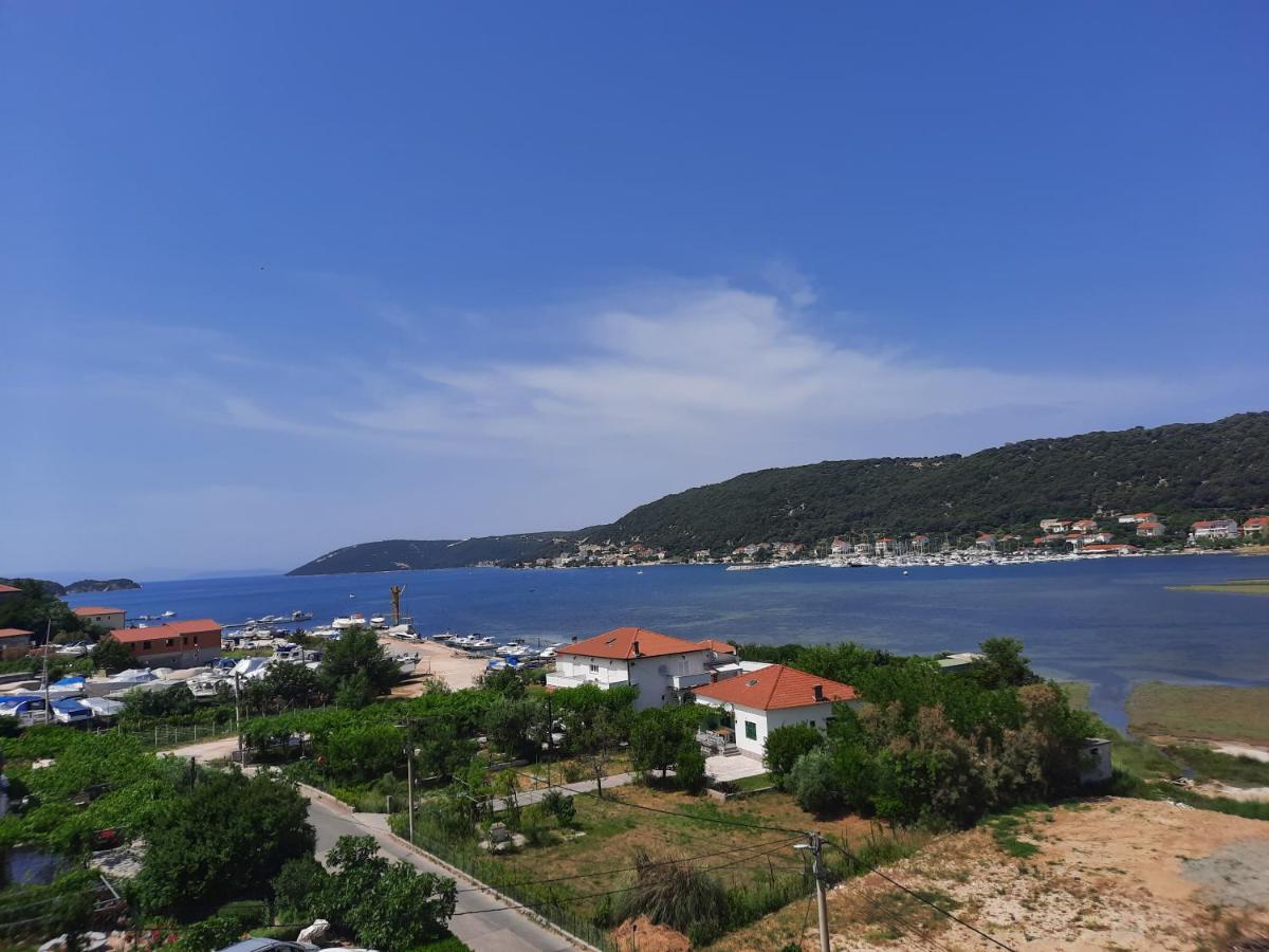 Appartement Marovito à Supetarska Draga Extérieur photo