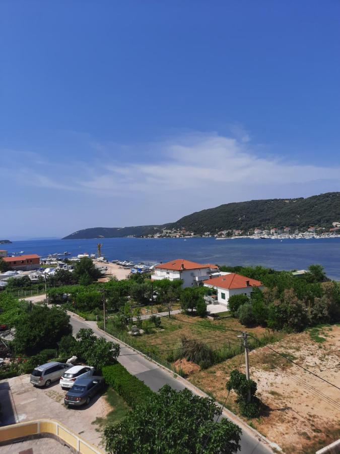 Appartement Marovito à Supetarska Draga Extérieur photo