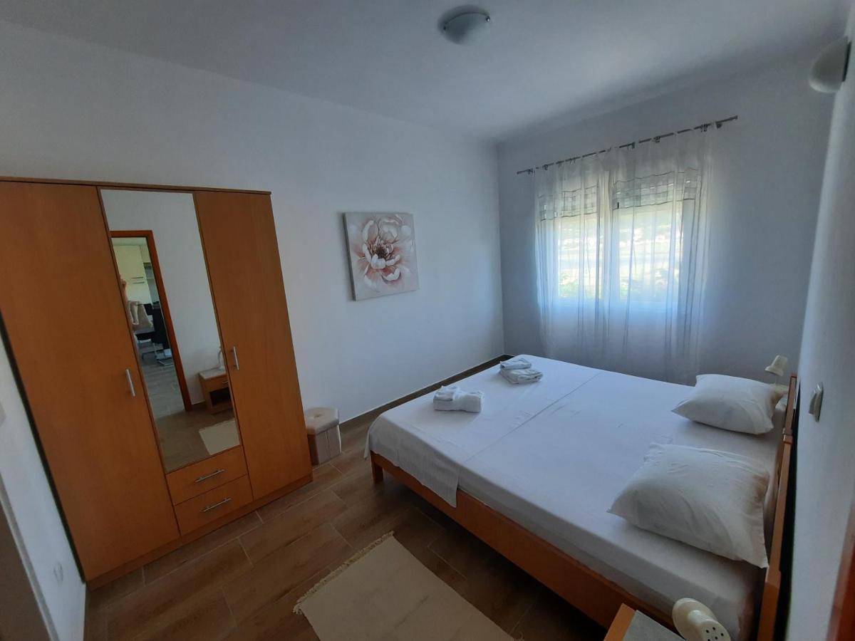 Appartement Marovito à Supetarska Draga Extérieur photo